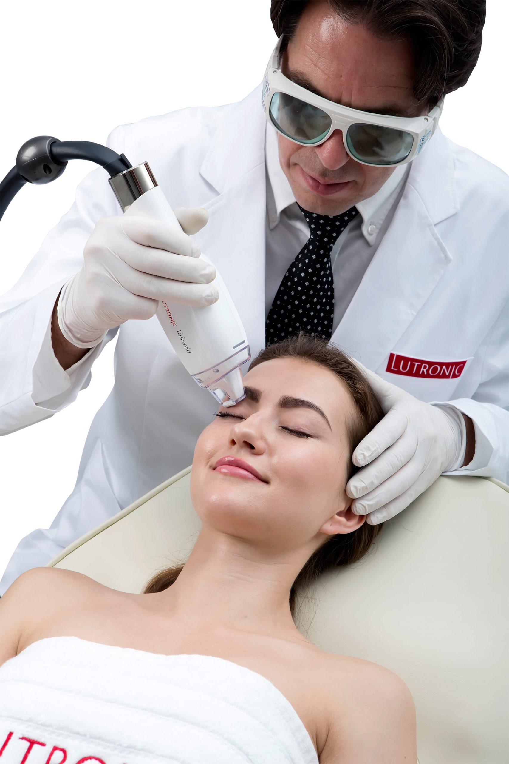 LaseMD-Behandlung bei einer Frau – schonende Anti-Aging-Therapie für strahlende Haut.